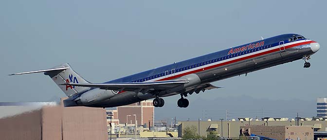 American McDonnell-Douglas MD-82 N585AA, Phoenix Sky Harbor, March 8, 2015